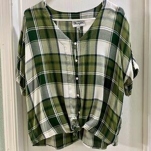 Wrangler Women's Green and White Plaid Button-Down Shirt